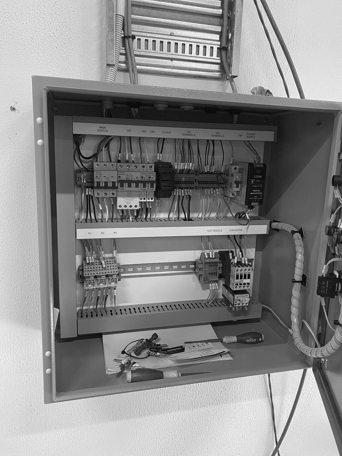 Mine-spec control cabinet